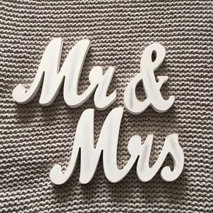 Mr & Mrs wooden signs